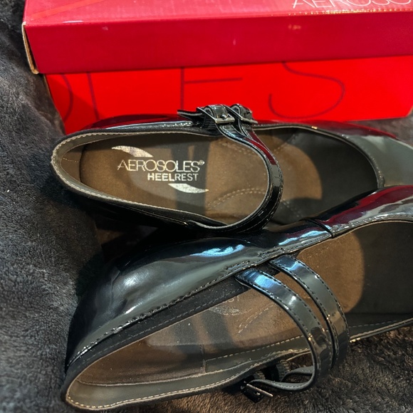 AEROSOLES Black Patent Heels - Picture 3 of 10